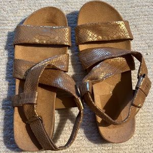 Gold tone Naturalizer sandals